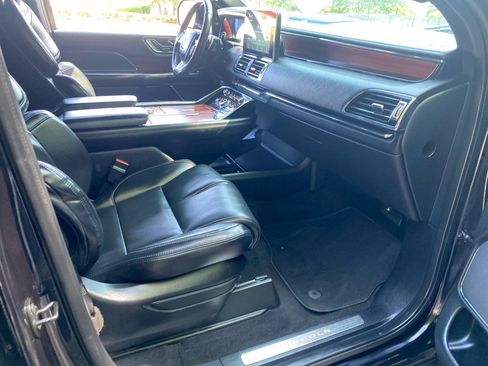 Used 2021 Lincoln Navigator L 4WD image 28