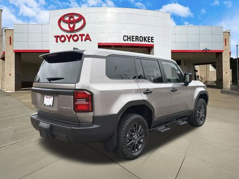 Used 2025 Toyota Land Cruiser 1958 image 5