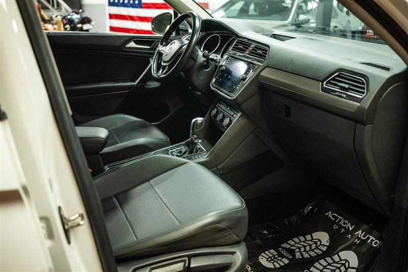 Used 2019 Volkswagen Tiguan SE FWD image 13