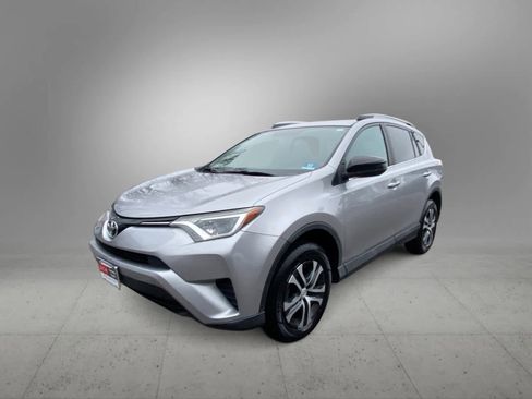 Used 2016 Toyota RAV4 LE image 7