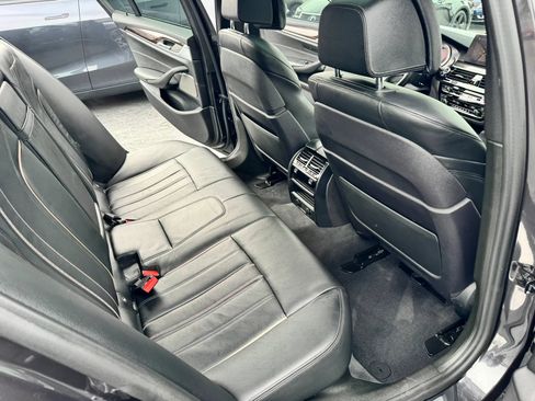 Used 2018 BMW M550i xDrive AWD/4WD image 18