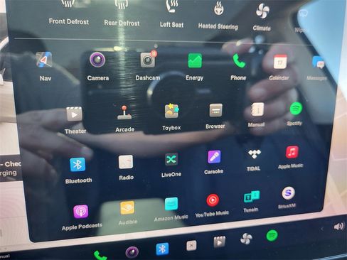 Used 2021 Tesla Model Y Long Range image 28