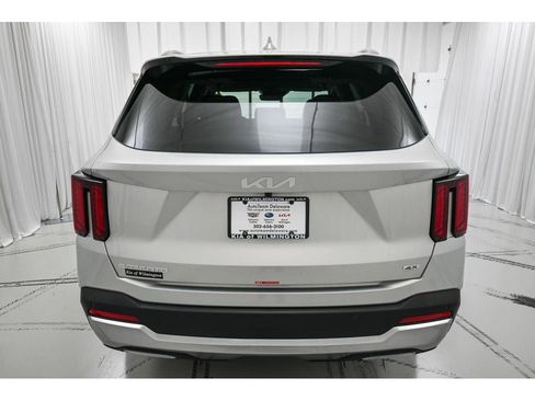 New 2026 Kia Sorento S image 6