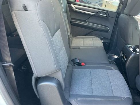 Used 2025 GMC Acadia Elevation image 25