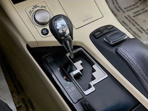 Used 2015 Lexus ES 300h Hybrid image 17