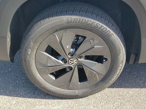 New 2026 Volkswagen Taos S FWD image 5