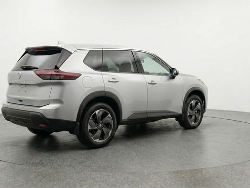 Used 2025 Nissan Rogue SV AWD/4WD image 9