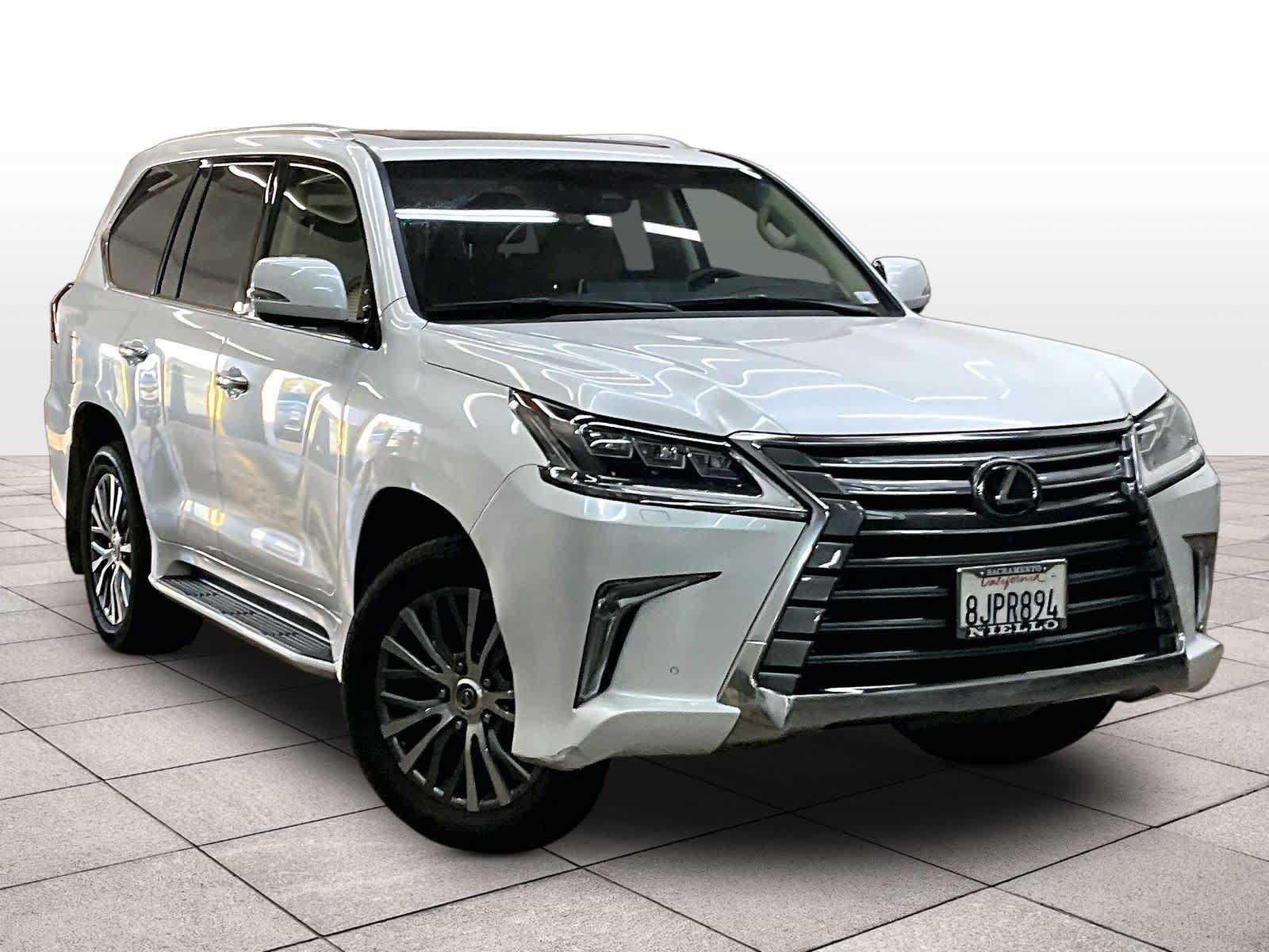 Used 2019 Lexus LX 570 4WD w/ Luxury Package image 2