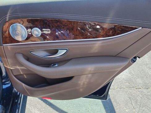 Used 2018 Mercedes-Benz E 300 E 300 4MATIC Sedan 4D image 18