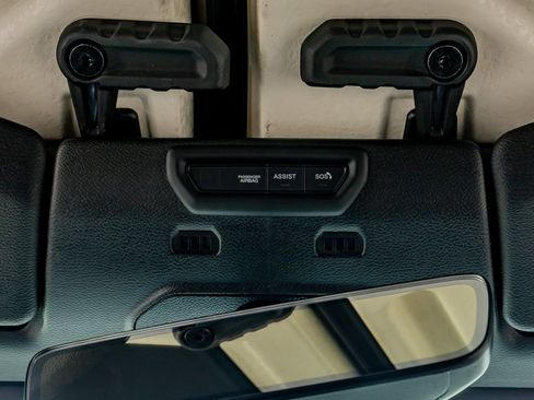 Used 2022 Jeep Wrangler Unlimited Rubicon w/ Steel Bumper Group image 29