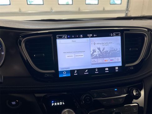 New 2026 Chrysler Pacifica Select image 22