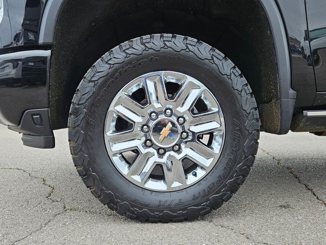 Used 2024 Chevrolet Silverado 2500 High Country w/ High Country Premium Package AWD/4WD image 12