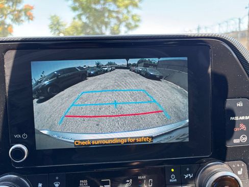 Used 2025 Toyota Highlander XSE AWD/4WD image 25