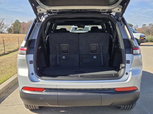 New 2025 Jeep Grand Cherokee L Altitude image 7