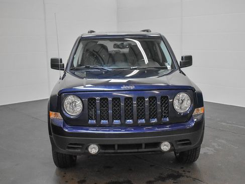 Used 2016 Jeep Patriot Latitude image 2