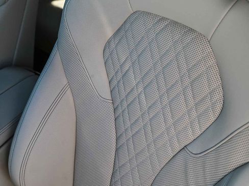 Used 2022 BMW 530i w/ Premium Package image 27