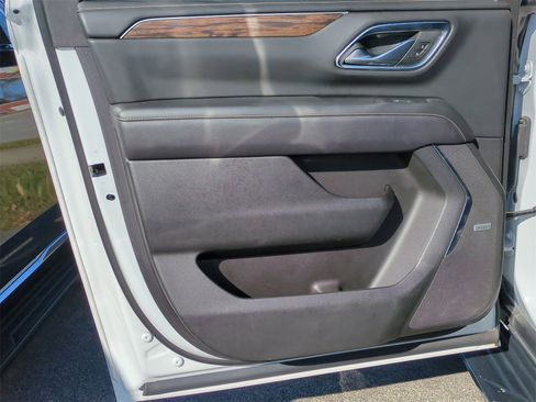 Certified 2023 Chevrolet Suburban Premier image 22