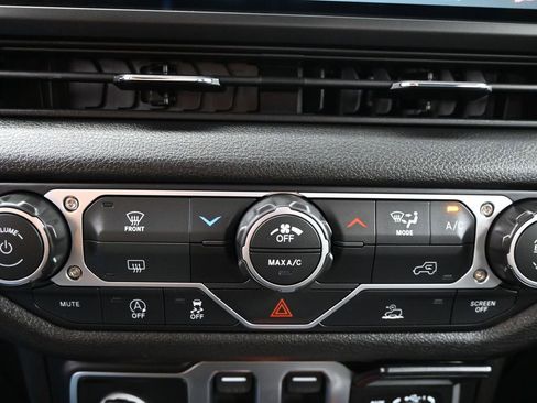 Used 2026 Jeep Wrangler Sport image 22