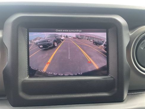 Used 2023 Jeep Wrangler Unlimited w/ Cold Weather Group AWD/4WD image 23