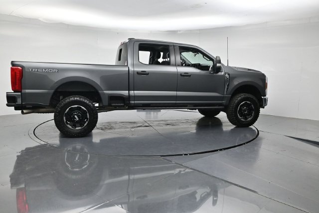 Used 2025 Ford F350 XLT w/ Tremor Off-Road Package AWD/4WD image 2