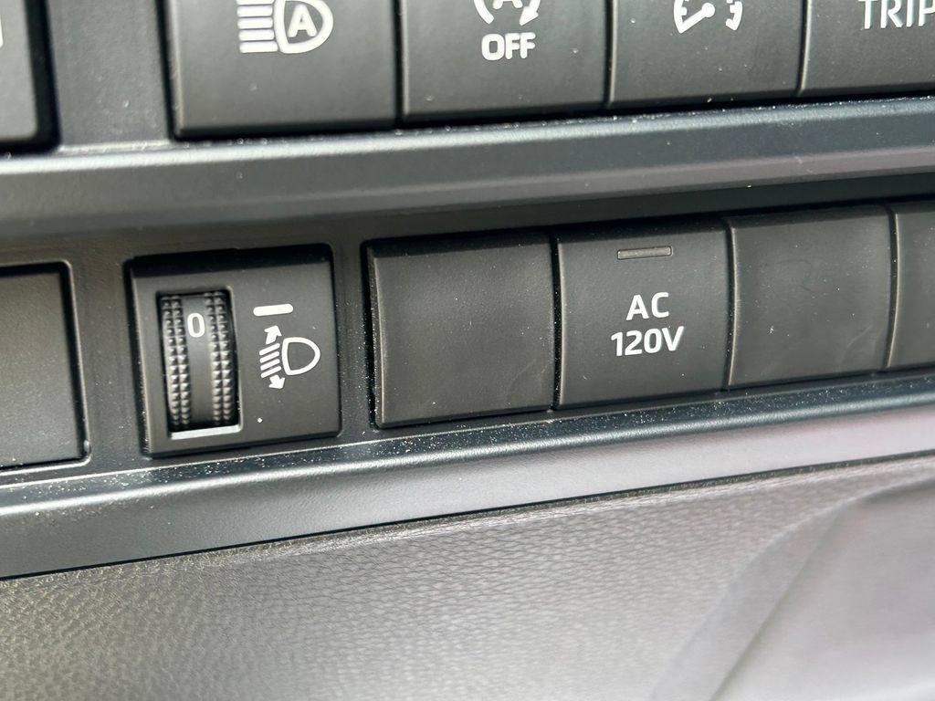 Used 2023 Toyota Tundra Limited w/ Power Package AWD/4WD image 27