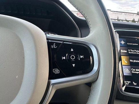 Used 2021 Volvo XC90 T6 Momentum image 15