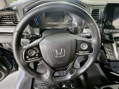 Used 2023 Honda Odyssey Touring image 11