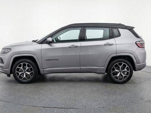 Used 2025 Jeep Compass Limited AWD/4WD image 5