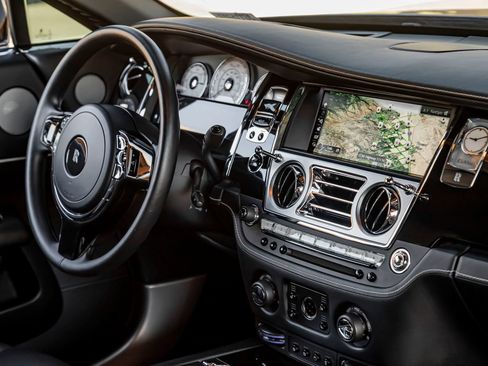 Certified 2018 Rolls-Royce Dawn RWD image 15