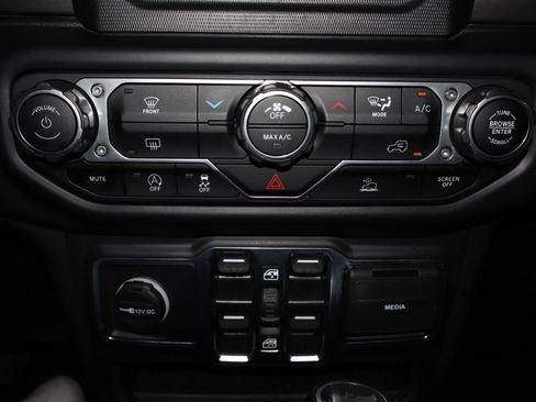 Used 2022 Jeep Wrangler Unlimited Sport AWD/4WD image 18
