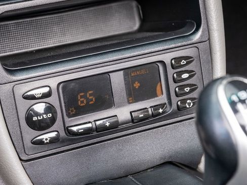 Used 2001 Porsche Boxster image 13