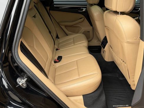Used 2018 Porsche Macan AWD/4WD image 20