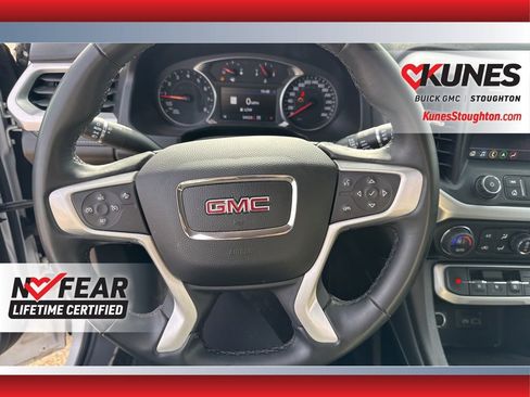 Used 2023 GMC Acadia SLT image 29