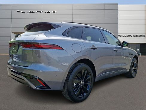 Certified 2025 Jaguar F-PACE R-Dynamic S image 2
