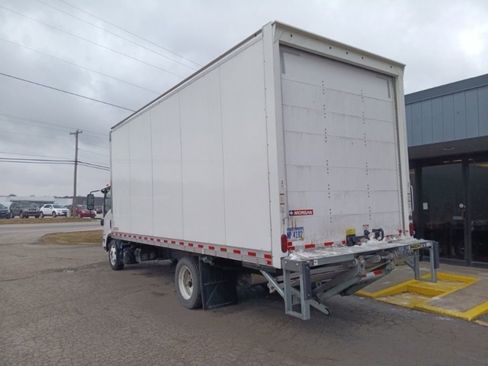 Used 2023 Chevrolet Low Cab Forward 5500XD image 3