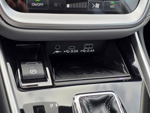 Certified 2025 Subaru Legacy Limited image 22