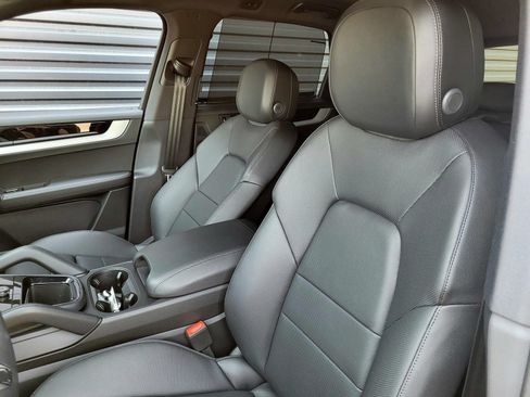 Certified 2026 Porsche Cayenne S AWD/4WD image 6