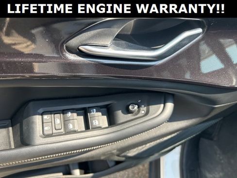 Used 2023 Jeep Grand Cherokee Laredo image 10