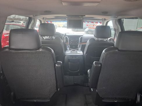 Used 2017 Cadillac Escalade ESV Premium Luxury w/ LPO, Radiant Package AWD/4WD image 8