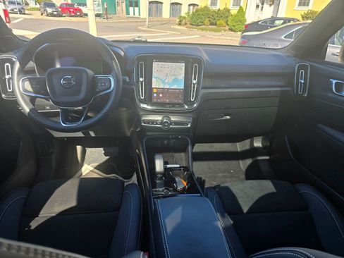 Used 2023 Volvo XC40 Recharge Plus AWD/4WD image 11