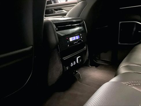 Used 2022 Jeep Wagoneer Series III w/ Premium Group I AWD/4WD image 33