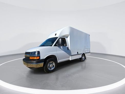 New 2025 Chevrolet Express 3500 Work Van w/ Power Convenience Package image 4