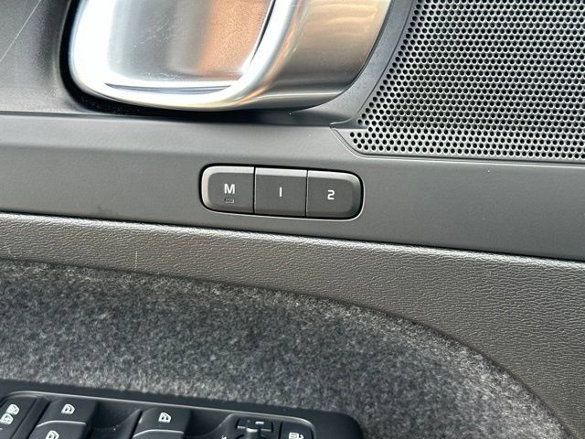 Certified 2023 Volvo C40 Recharge Core AWD/4WD image 31
