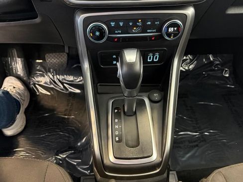 Used 2018 Ford EcoSport SE w/ SE Convenience Package FWD image 17