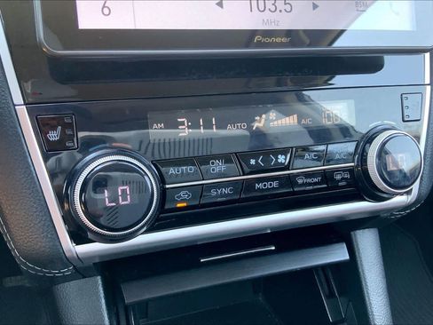 Used 2018 Subaru Outback 2.5i Touring w/ Popular Package #3 AWD/4WD image 28