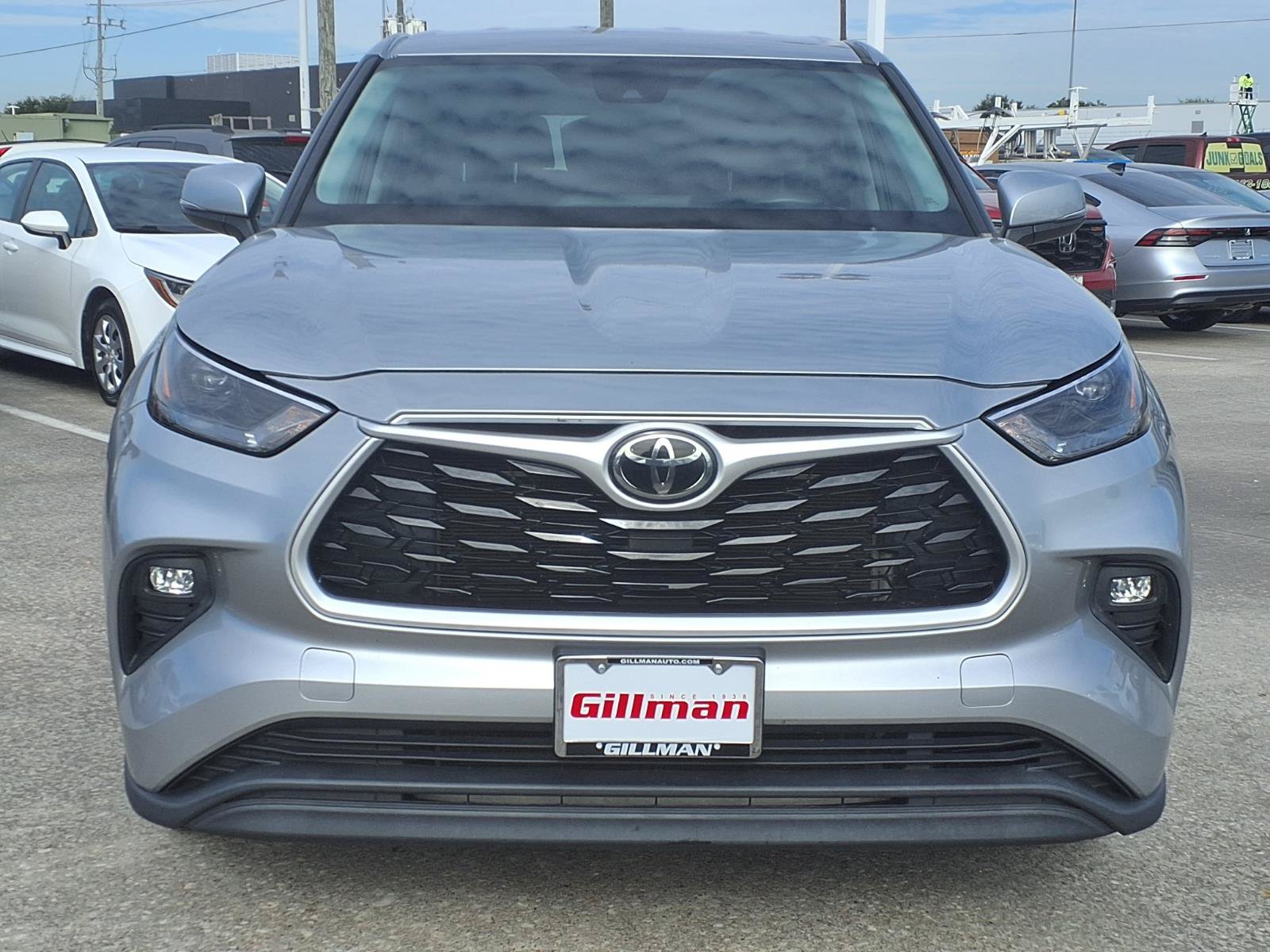 Used 2022 Toyota Highlander LE FWD image 21
