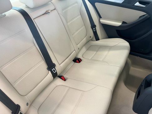 Used 2015 Volkswagen Jetta SE FWD image 37