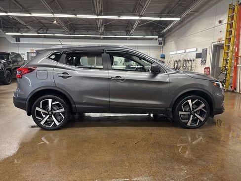 Used 2021 Nissan Rogue Sport SL w/ Premium Package image 7