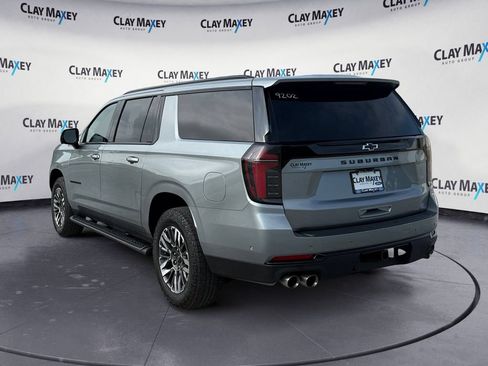 Used 2025 Chevrolet Suburban Z71 AWD/4WD image 3