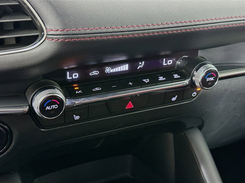 Used 2024 MAZDA MAZDA3 s image 23